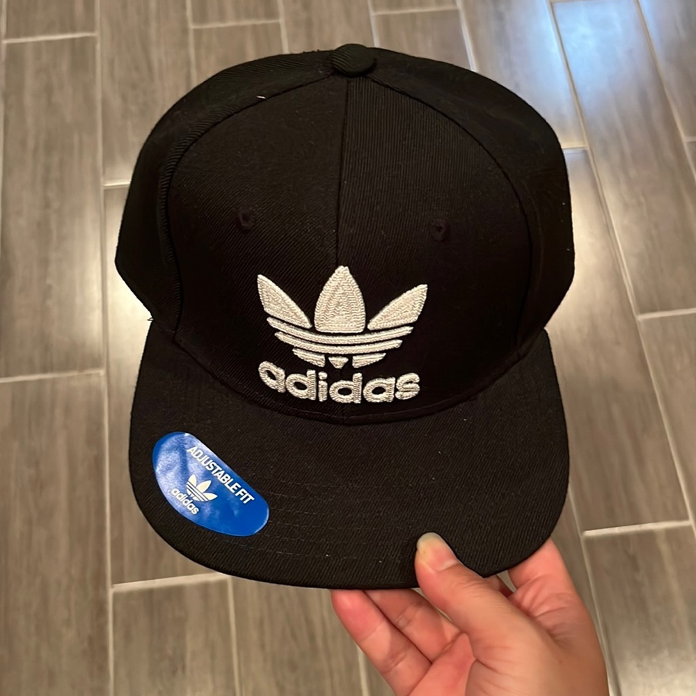 Adidas trefoil chain SnapBack